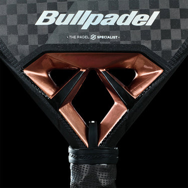 Padel racket Bullpadel Vertex 04 2025 Juan Tello